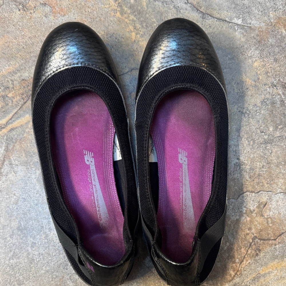 New Balance Women's Black and Purple Flats 7.5